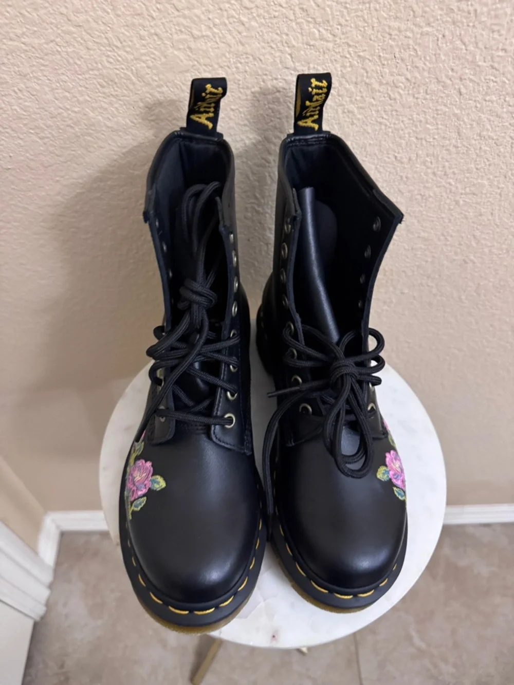 Women DR MARTENS 1469 Vonda II Embroidered floral rose whimsical leather boots 6 - Picture 4 of 9